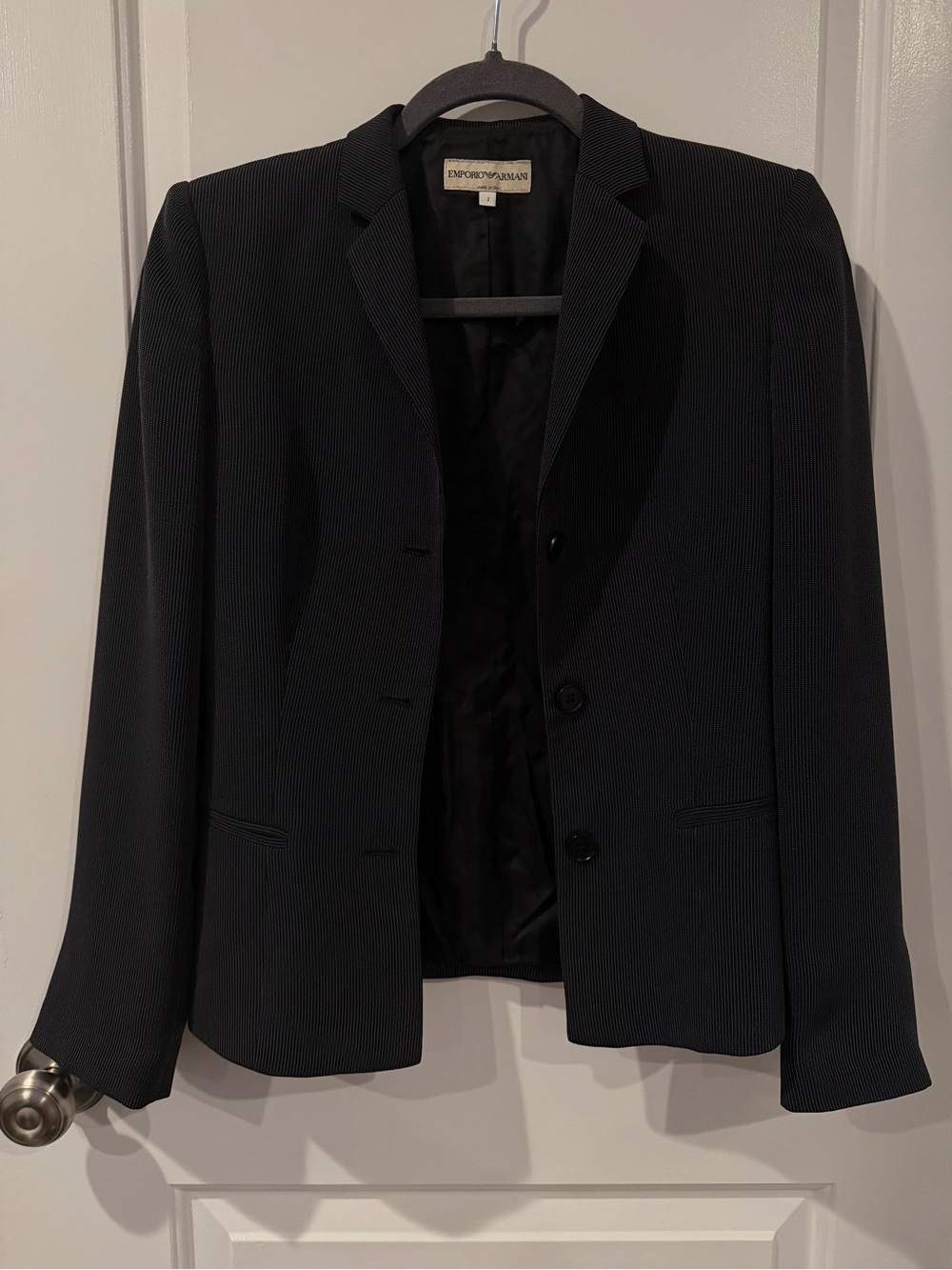 Women’s Vintage Emporio Armani Made in Italy Black Pinstripe Fitted Blazer Sz 2